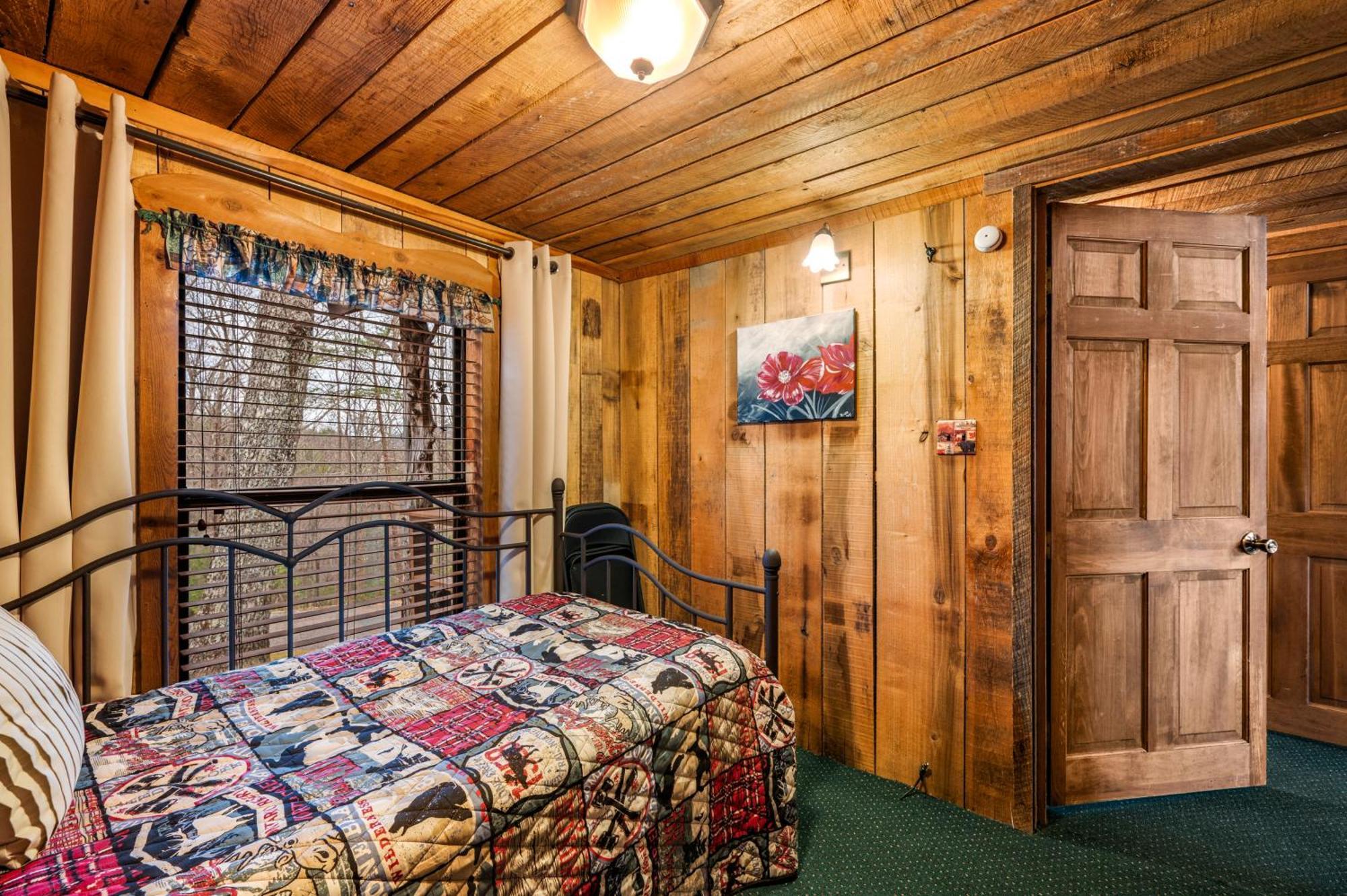 10 Miles Away From The Heart Of It All! Pigeon Forge Luaran gambar